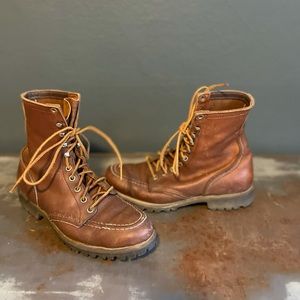 Women’s original Redwing lace up boots 8.5